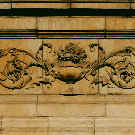 photo-1709297505343-1d69828b7508